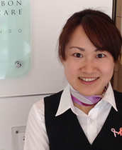 小林 由起子